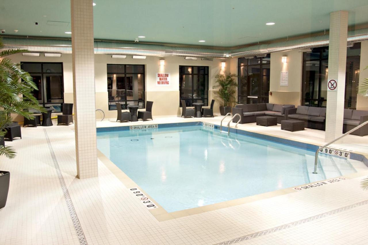 Holiday Inn Express Pembroke By Ihg Bagian luar foto