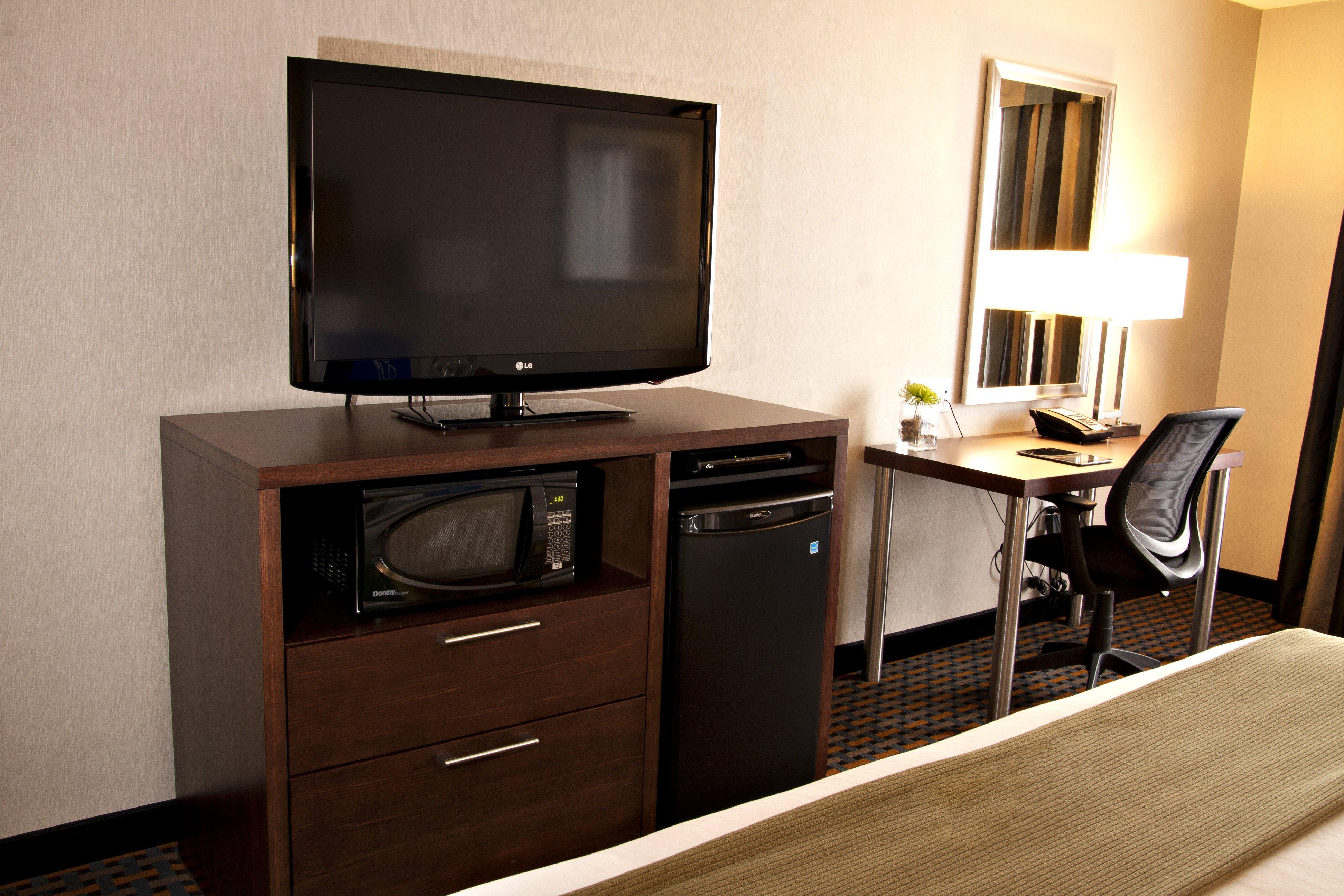 Holiday Inn Express Pembroke By Ihg Bagian luar foto