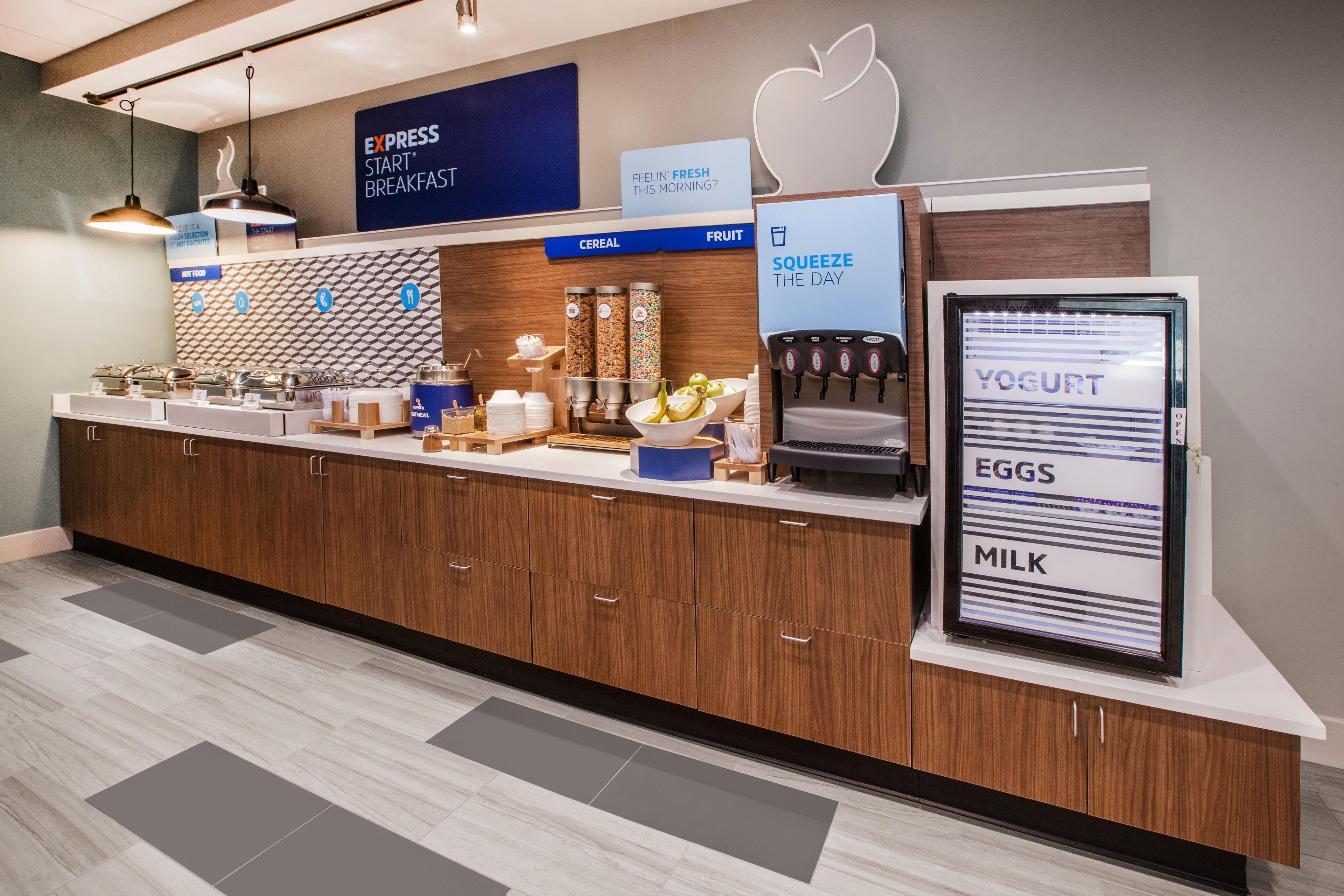Holiday Inn Express Pembroke By Ihg Bagian luar foto
