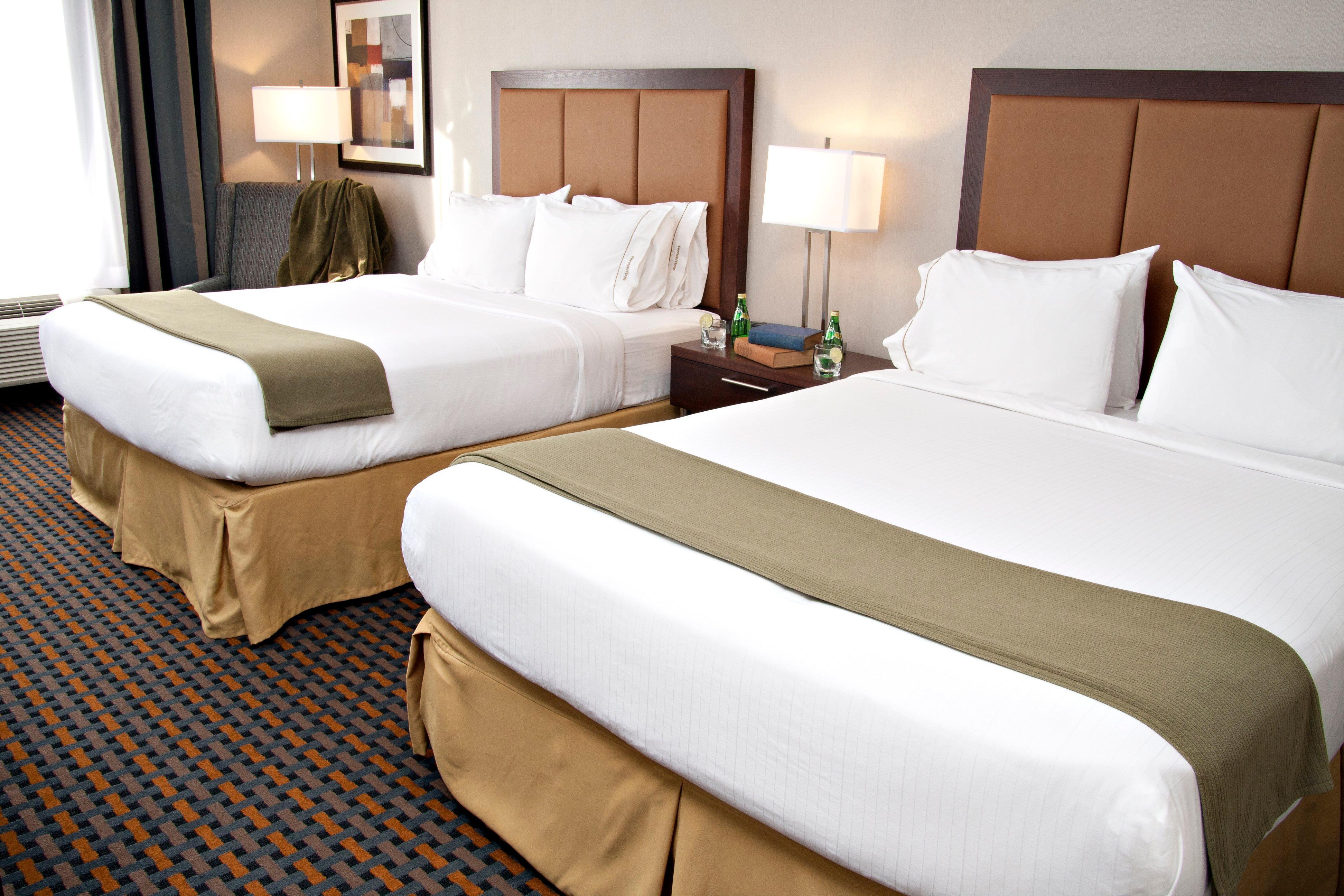 Holiday Inn Express Pembroke By Ihg Bagian luar foto