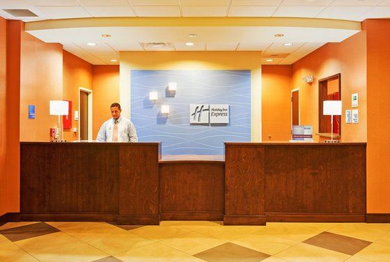 Holiday Inn Express Pembroke By Ihg Bagian luar foto